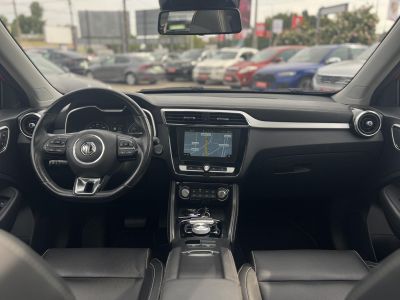MG ZS EV Luxury. 68e km. végig vezetett márkaszerviz. Carplay. panorámatető
