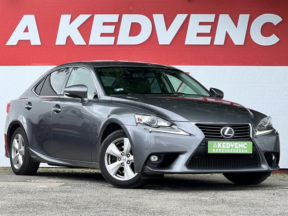LEXUS IS