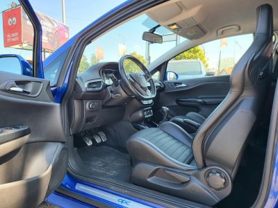 OPEL CORSA E 1.6 T OPC Magyarországi. Gyári OPC. Recaro bőr ülések. Végig vezetett szevízkönyv!
