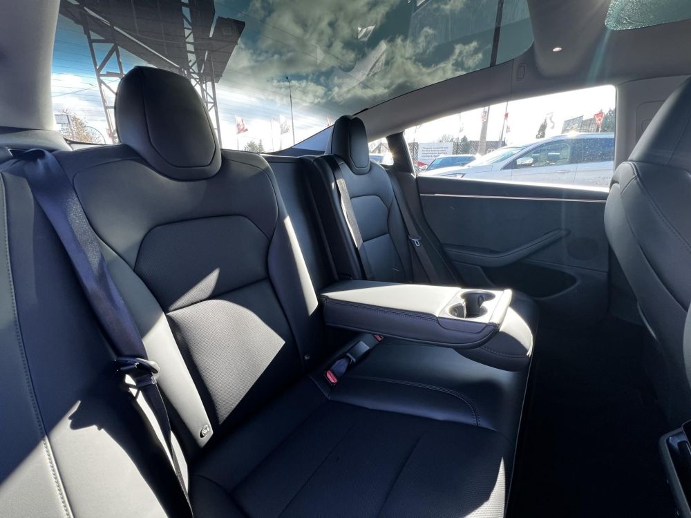 TESLA MODEL 3 Long Range AWD (Automata) HIGHLAND. TÉLI-NYÁRI SZETT GYÁRI ALUFELNIVEL