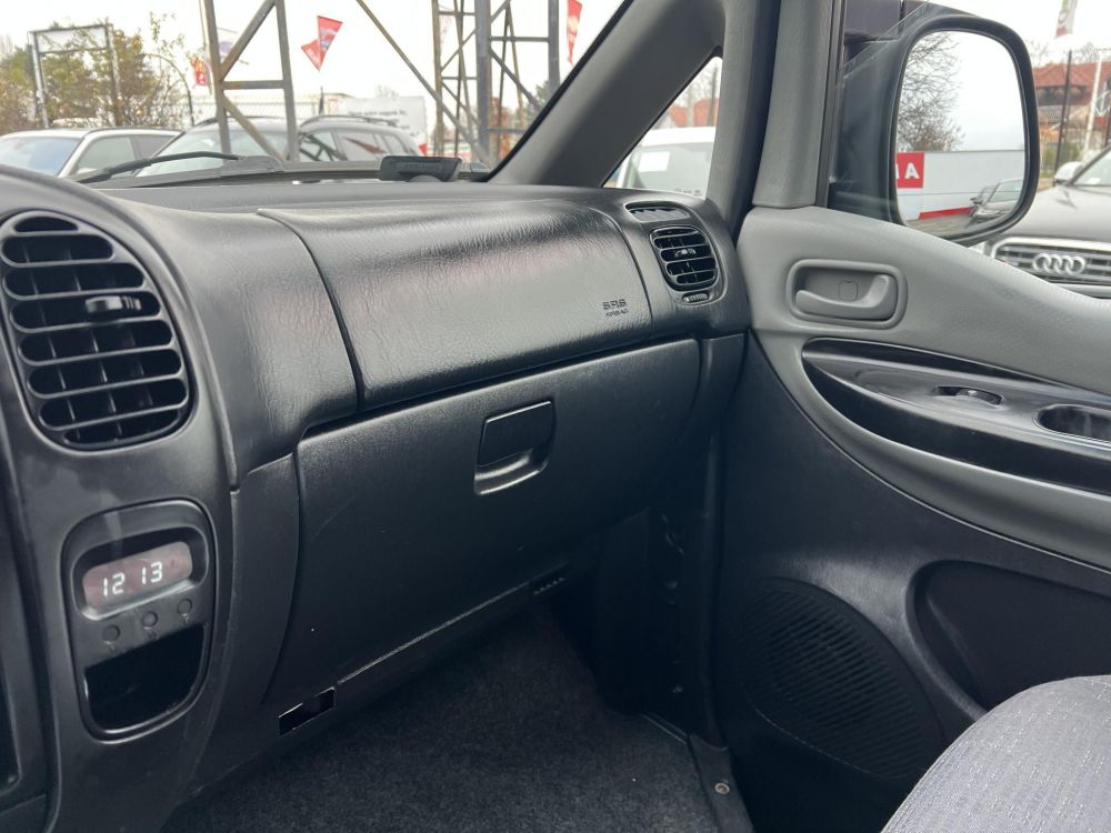 HYUNDAI H-1 2.5 CRDI (9 személyes )