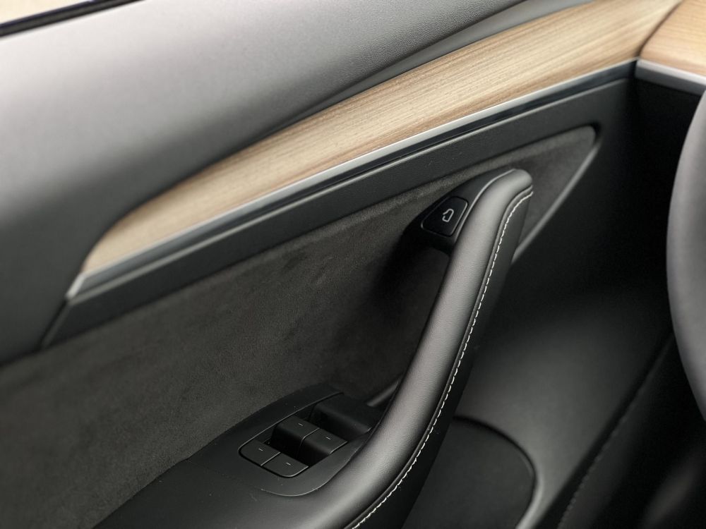 TESLA MODEL 3 RWD (Automata) 36e km. Ryzen. 19 sport felni. 2030-ig gyári garancia!