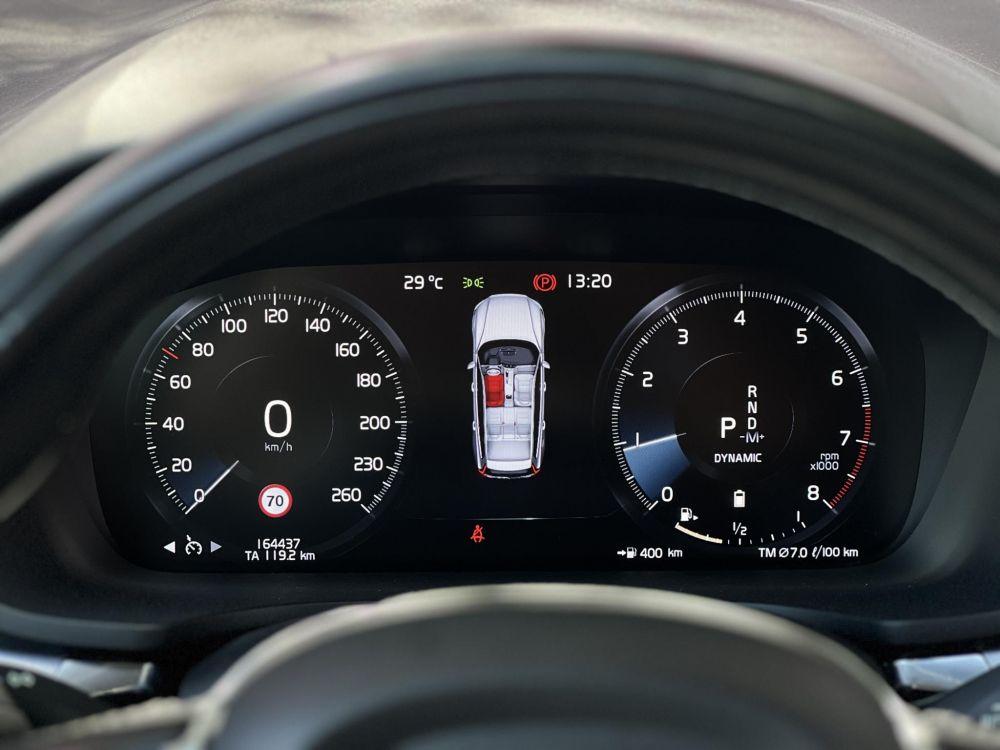 VOLVO V60 2.0 [B3] MHEV Momentum Pro Geartronic Magyarországi. végig márkaszervizelt. kerámia. friss nagyszerviz!