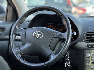 TOYOTA AVENSIS 1.8 Sol 133e km. ülésfűtés. digitklíma. vonóhorog. 2 gyári kulcs!