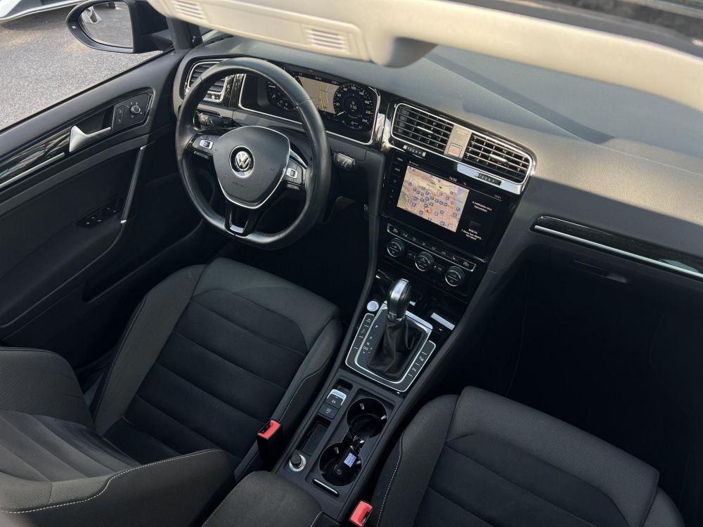 VOLKSWAGEN GOLF VII 2.0 TDI BMT Comfortline DSG 62e km. panorámatető. virtual cockpit. téli-nyári kerék szett!