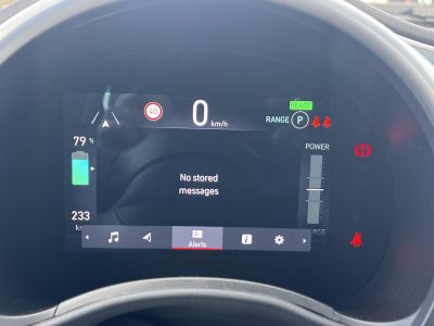 FIAT 500 500e La Prima 42kWh (Automata) Magyar.o-i.Klíma Tempomat Bluetooth Carplay 37e km!