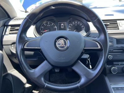 SKODA OCTAVIA Combi 1.4 TSI Ambition 168e km. Tempomat Digitklíma Végig vezetett szervizkönyv!