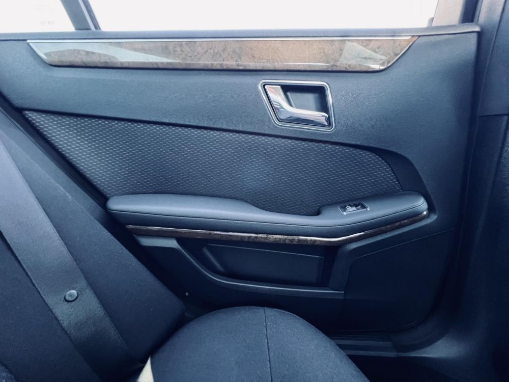 MERCEDES-BENZ E 200 CGI BlueEFFICIENCY Elegance (Automata) Gyári fényezés. Dokumentált előélet. Garantált 149e km!