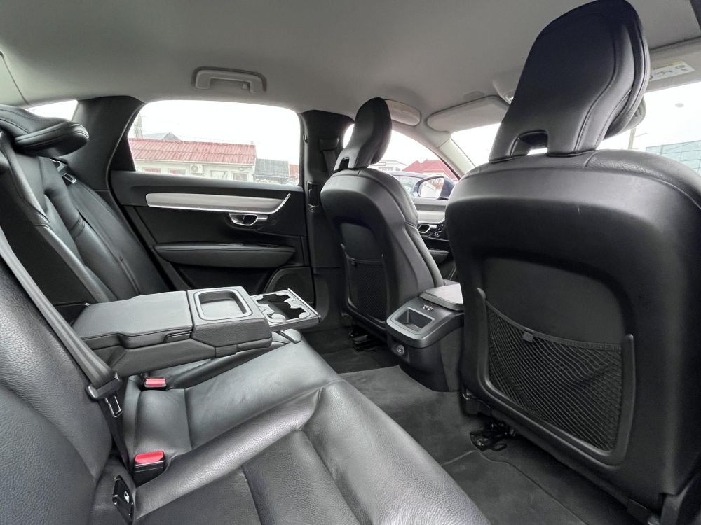 VOLVO S90 2.0 [B4] MHEV Inscription Geartronic harman/kardon hangrendszer. végig vezetett szervizkönyv