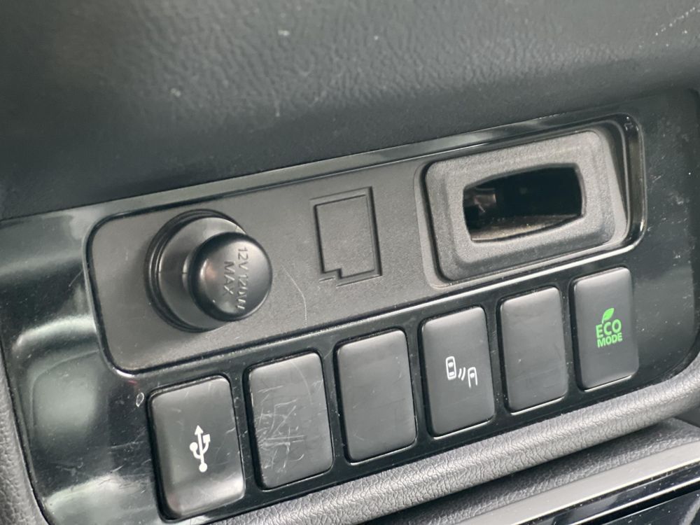 MITSUBISHI OUTLANDER 2.4 PHEV Instyle Premium 4WD CVT Magasan felszerelt. akár 40km elektromos hatótáv!