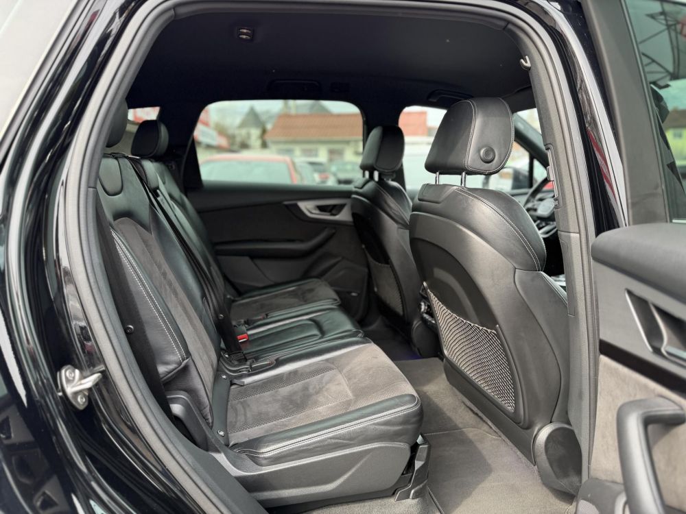 AUDI Q7 3.0 V6 TDI quattro Tiptronic ic [7 személy] S-line M.o.-i. BOSE. virtual cockpit. kamera. keyless. holttér