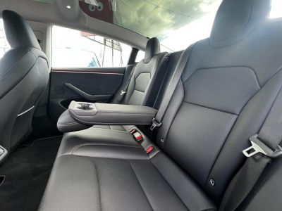 TESLA MODEL 3 Long Range AWD (Automata) HIGHLAND. TÉLI-NYÁRI SZETT GYÁRI ALUFELNIVEL