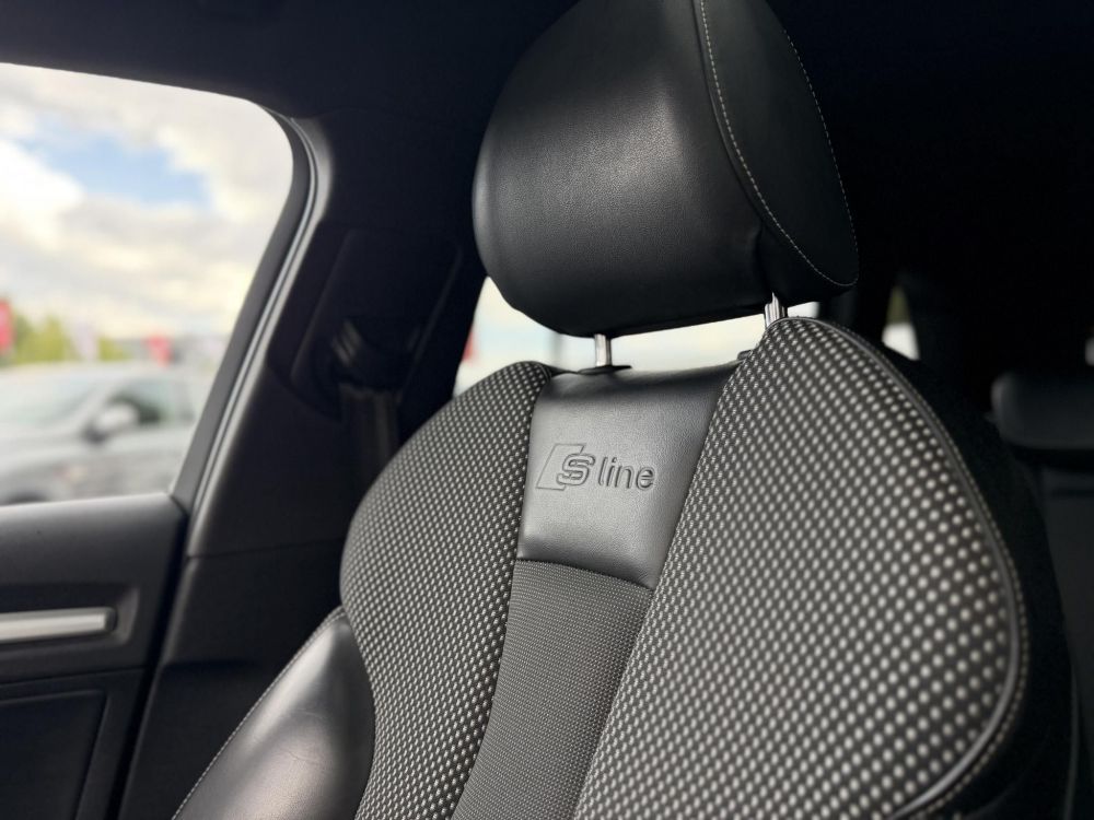 AUDI A3 Sportback 1.4 TFSI Ambiente S-tronic e-tron Bang and Olufsen. panoráma tető. 40km elektromos hatótáv. vezérlés cserélve!