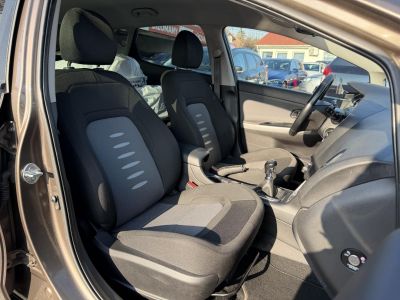 KIA CEE'D 1.4 CVVT EX 72e km. Tempomat Ülésfűtés Kamera Kormányfűtés Navi