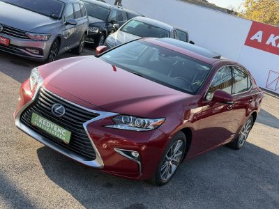 LEXUS ES 300H 112e km. Fakormány. ülésszellőzés. kormányfűtés. kamera. roló!