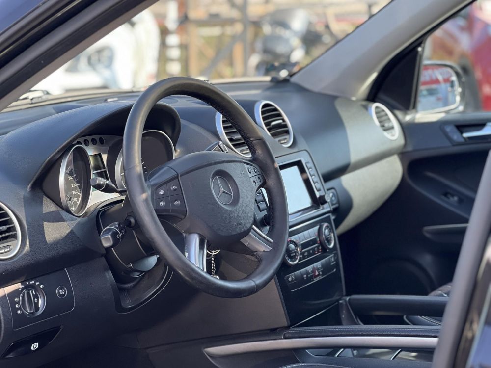 MERCEDES-BENZ ML 320 CDI (Automata) 4MATIC 3.5T vonóhorog. napfénytető. ülésfűtés. nem légrugós!