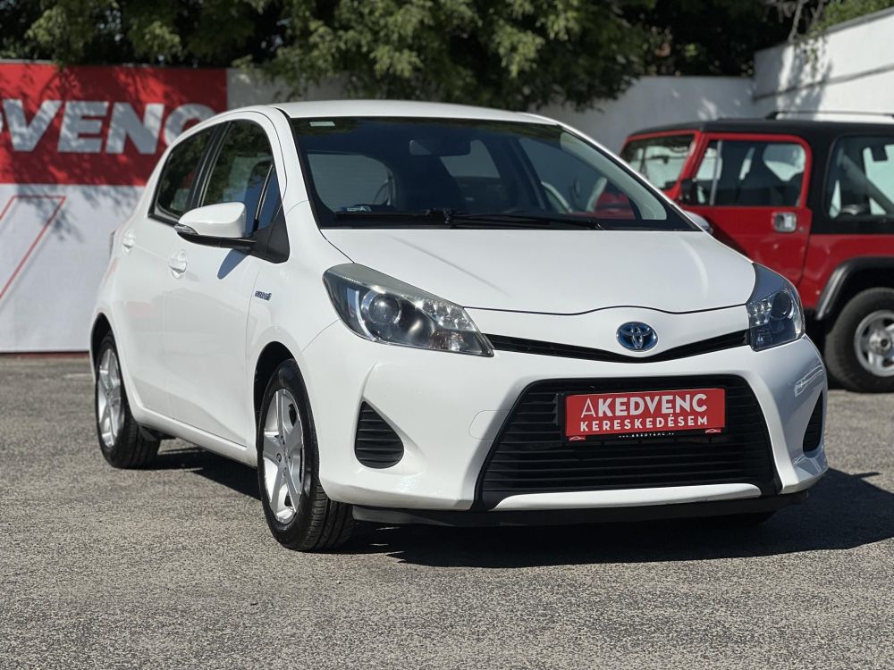 TOYOTA YARIS 1.5 HSD Trend e-CVT 103e km. Márkaszervizelt!