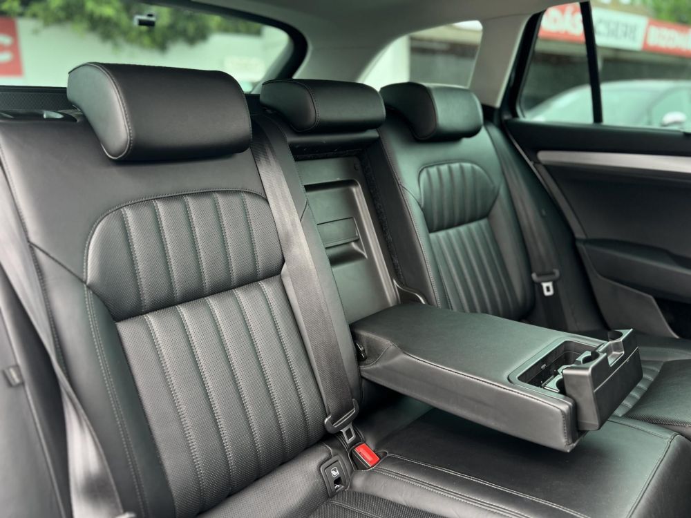 SKODA SUPERB Combi 2.0 TDI SCR Style 4x4 DSG 158e km. M.o.-i. panorámatető. üléshűtés. virtual cockpit. CARPLAY!
