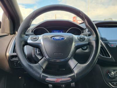 FORD FOCUS 2.0 Ecoboost ST3 250le! megkímélt! xenon. ülésfűtés. tempomat. digitklíma