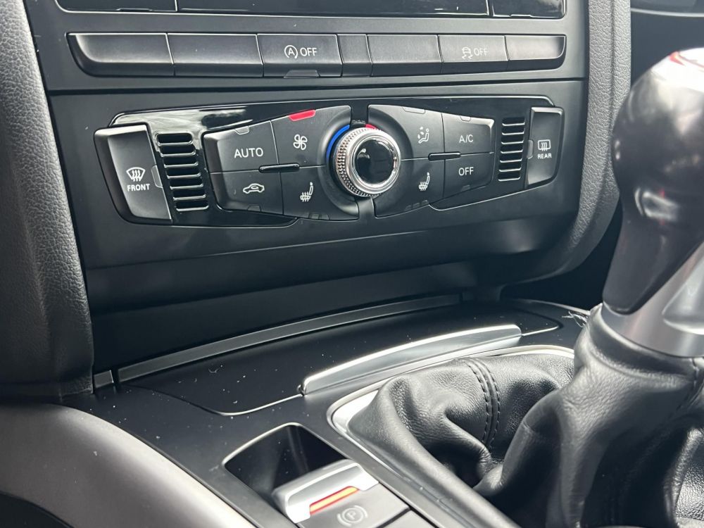 AUDI A4 2.0 TDi Klíma Tempomat Bluetooth 142e km!