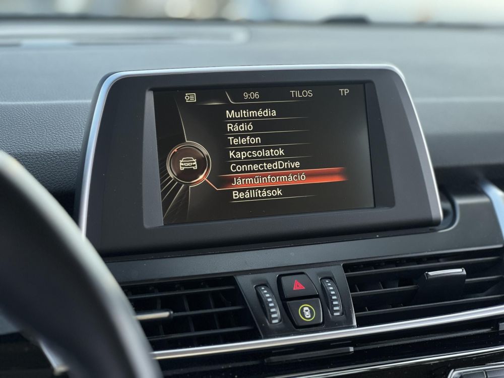 BMW 218i Advantage (Automata) Active Tourer. M.o.-i. vajbőr belső. ülésfűtés. keyless. Wallis szerviz