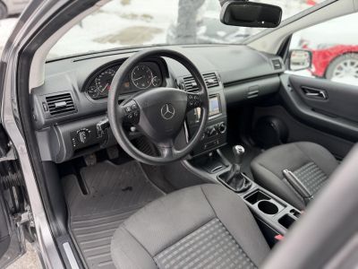 MERCEDES-BENZ A 180 BlueEFFICIENCY Elegance EURO5 156e km. megkímélt állapot. klíma ülésfűtés 2 gyári kulcs