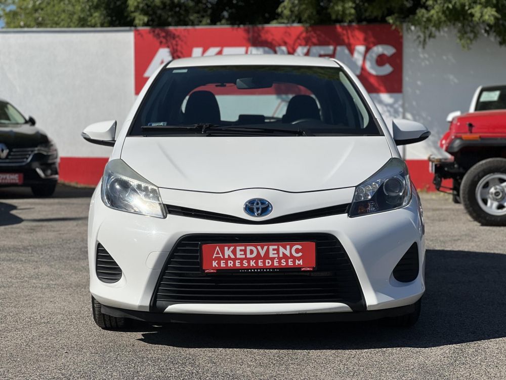 TOYOTA YARIS 1.5 HSD Trend e-CVT 103e km. Márkaszervizelt!