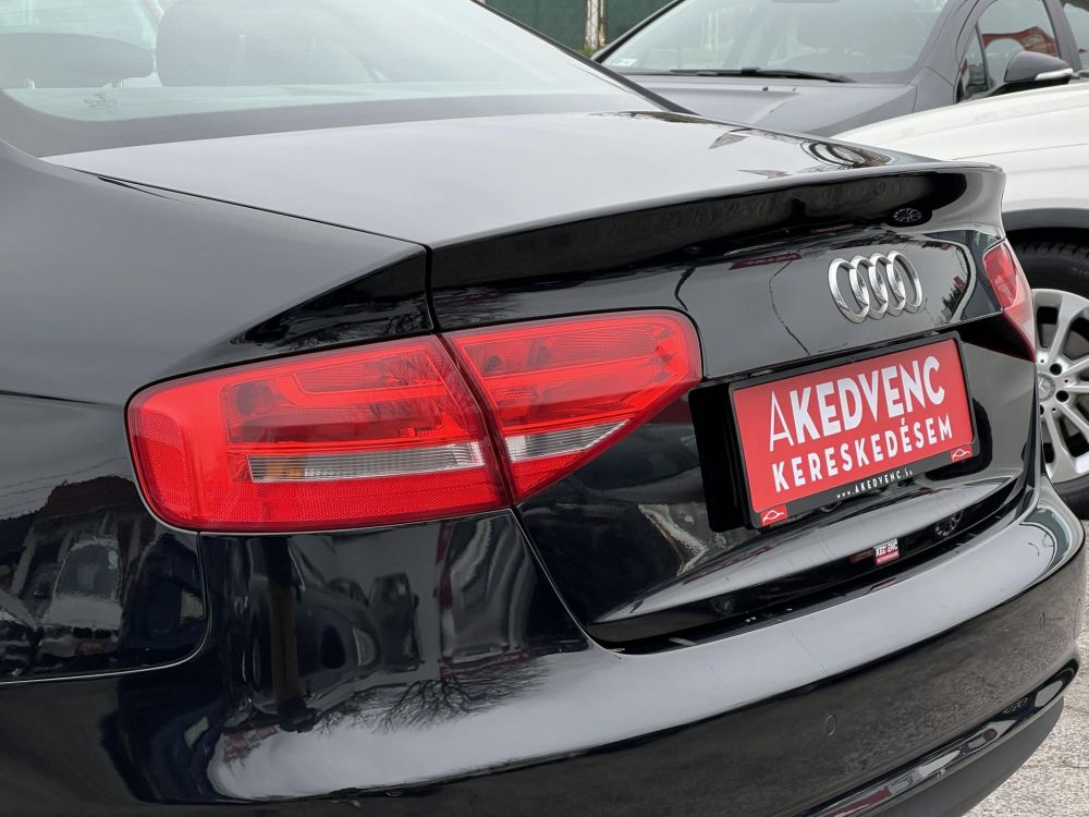 AUDI A4 2.0 TDi Klíma Tempomat Bluetooth 142e km!