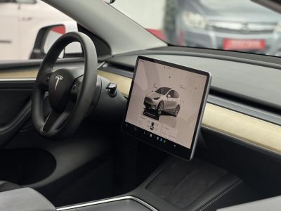 TESLA MODEL Y RWD (Automata) 147e km. AMD Ryzen. hőszivattyú. premium hifi. garanciális!