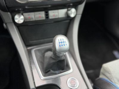 FORD FOCUS RS 2.5 T Értékes kiegészítőkkel