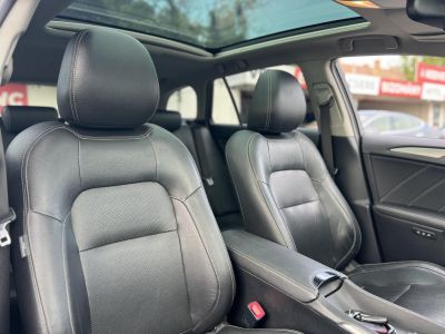 TOYOTA AVENSIS Touring Sports 2.0 Executive CVT Magyarországi. Gyári fényezés. Végig vezetett szervizkönyv!
