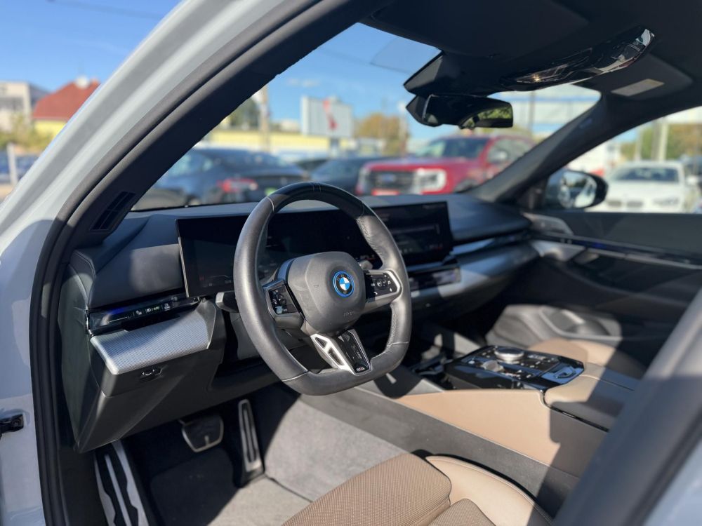BMW I5 eDrive40 81,2kWh M-sport. Bowers & Wilkins. panorámatető. újszerű állapot!