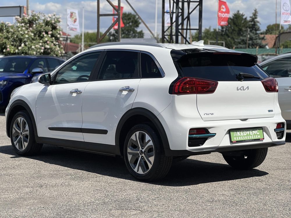 KIA NIRO e-Niro 39kWh Silver 73e km. távtartó. sávtartó. ülésfűtés. félbőr. CARPLAY!