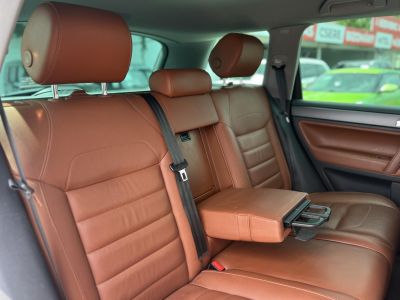 VOLKSWAGEN TOUAREG 3.0 V6 TDI Tiptronic ic Exkluzív bőrbelső Nem légrugós Gyári 3.5T horog Friss vizsga!