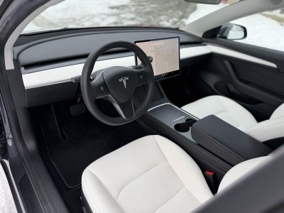TESLA MODEL 3 Long Range AWD (Automata) 76e km. FEHÉR BELSŐ. mátrix LED. hőszivattyú. garanciális. megkímélt állapot!