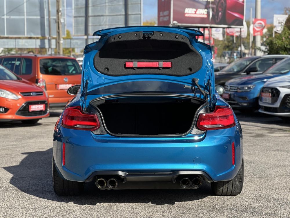 BMW M2 Competition DKG Tuningmentes. magas felszereltség. végig vezetett szervizkönyv. Apple carplay