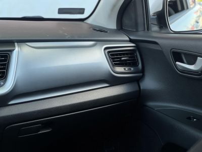 KIA STONIC 1.25 MPI Style Magyarországi. Gyári fényezés. 63e km.Végig vezetett szervizkönyv!
