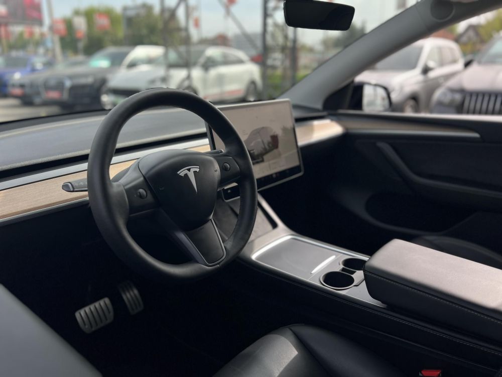 TESLA MODEL Y Performance AWD (Automata) 70e km. AMD Ryzen. mátrix LED. premium hifi. hőszivattyú!