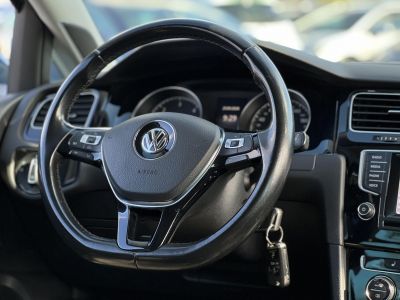 VOLKSWAGEN GOLF VII Variant 2.0 TDI Comfortline 4Motion Dynaudio HIFI. végig vezetett szervízkönyv