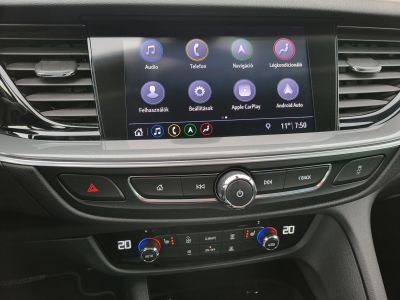 OPEL INSIGNIA Sports Tourer 2.0 CDTI Innovation Start Stop (Automata) LED Holttér Sávtartó Navi Carplay Ülésfűtés Kamera Vonóhorog