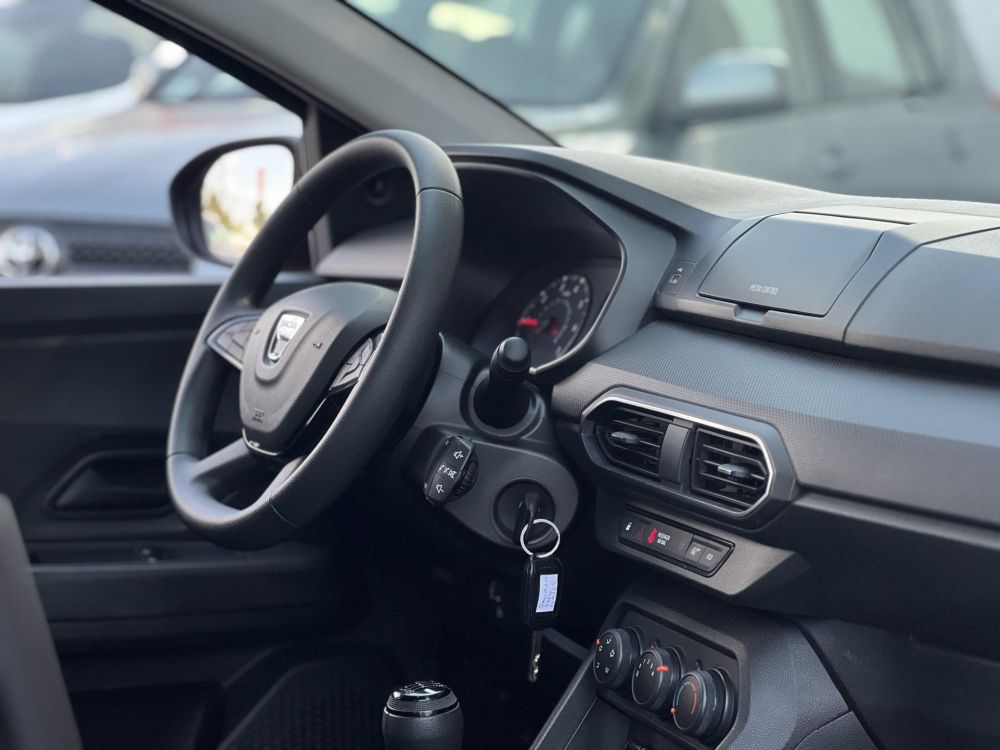 DACIA SANDERO 1.0 TCe Essential Magyarországi. Gyári fényezés. Végig vezetett szervizkönyv!