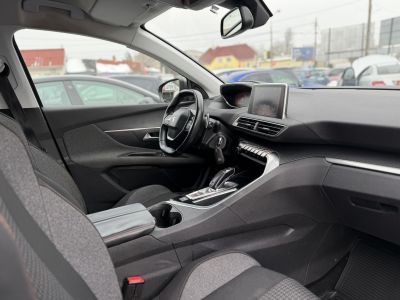 PEUGEOT 3008 1.6 BlueHDi Allure EAT6 Teljes szerviztörténet. Carplay. radar. tempomat. 8 gumi