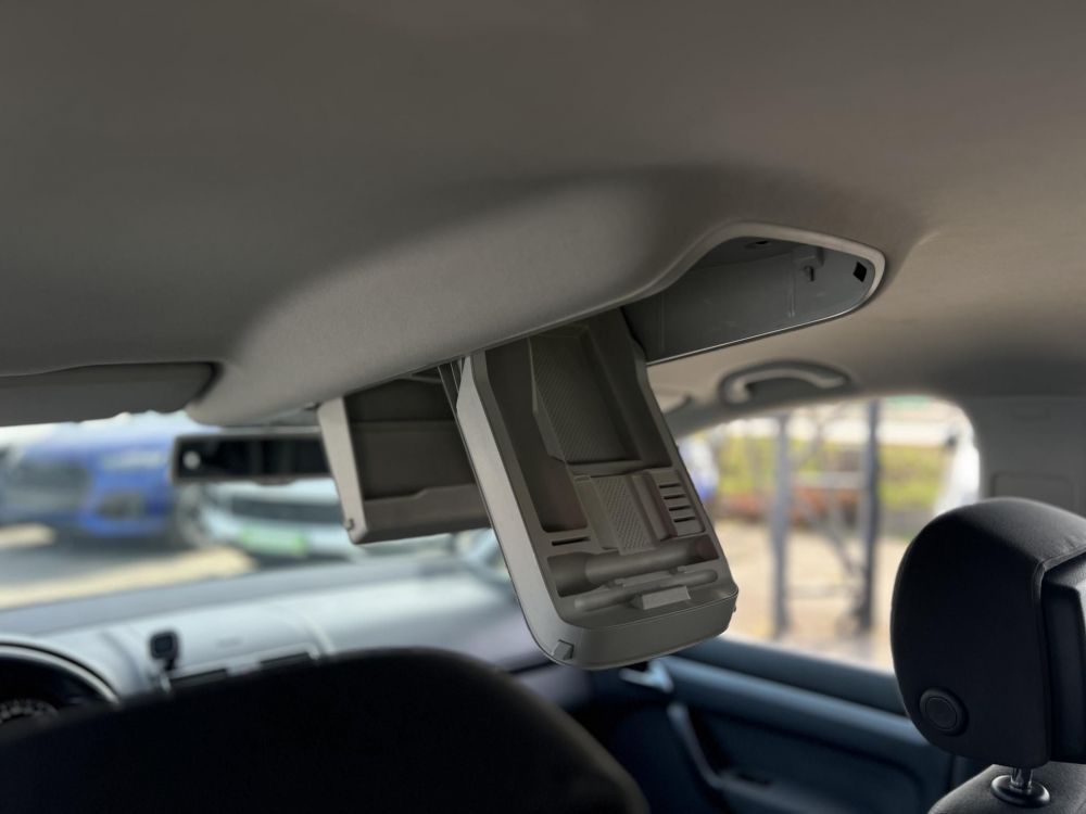 VOLKSWAGEN TOURAN 1.6 CR TDI Comfortline [7 személy] Vezérlés cserélve. 4 évszakos gumik!