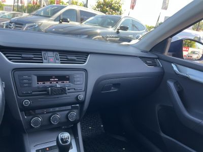 SKODA OCTAVIA Combi 1.4 TSI Ambition 168e km. Tempomat Digitklíma Végig vezetett szervizkönyv!