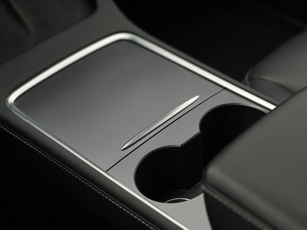 TESLA MODEL 3 RWD (Automata) 36e km. Ryzen. 19 sport felni. 2030-ig gyári garancia!