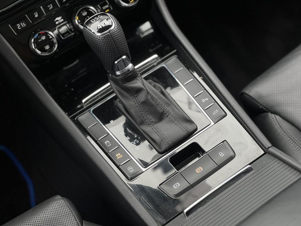 SKODA SUPERB Combi 2.0 TDI SCR Style 4x4 DSG 158e km. M.o.-i. panorámatető. üléshűtés. virtual cockpit. CARPLAY!