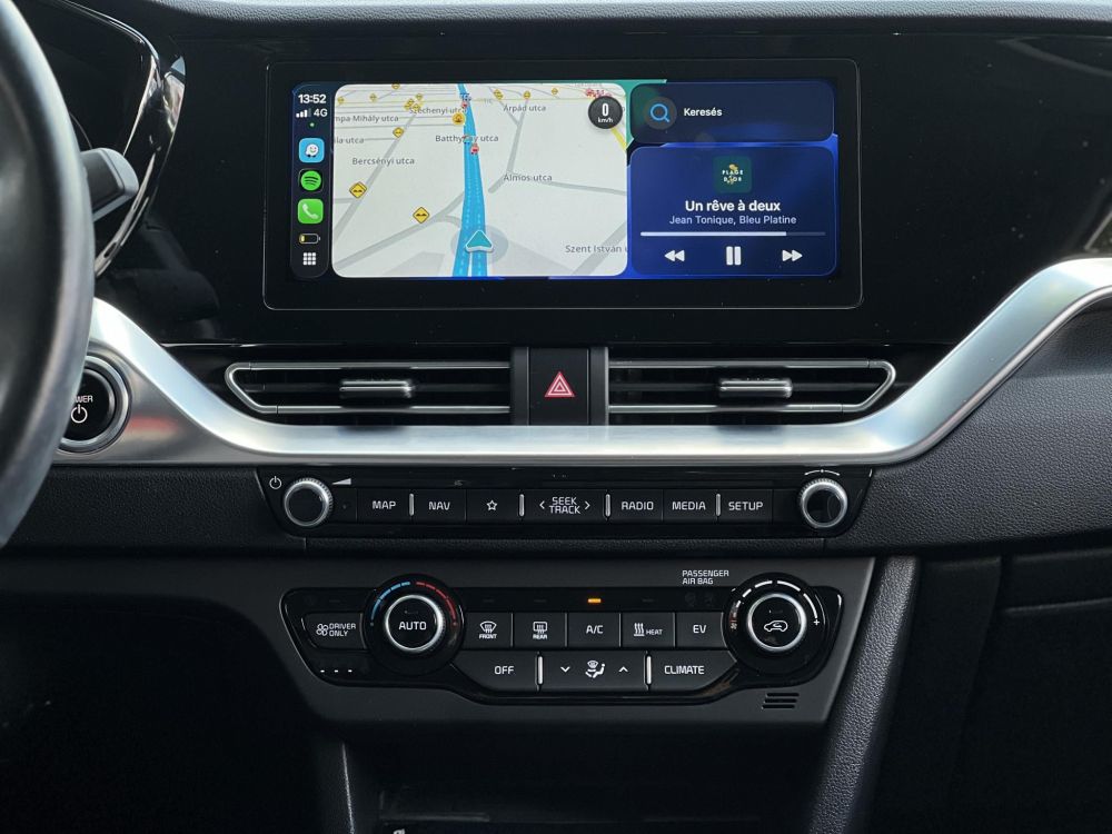 KIA NIRO e-Niro 39kWh Silver 73e km. távtartó. sávtartó. ülésfűtés. félbőr. CARPLAY!
