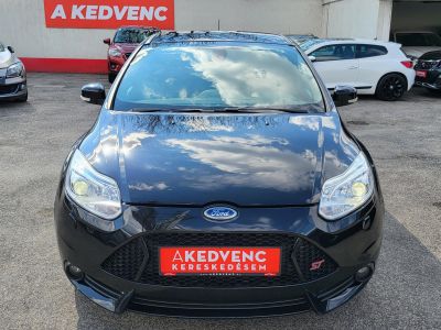 FORD FOCUS 2.0 Ecoboost ST3 250le! megkímélt! xenon. ülésfűtés. tempomat. digitklíma