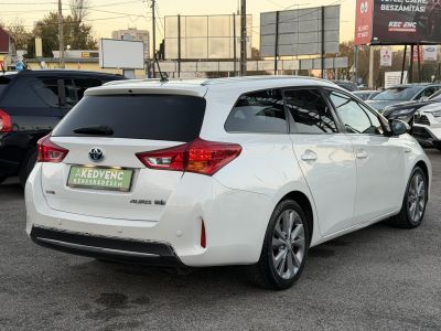 TOYOTA AURIS Touring Sports 1.8 HSD Executive Skyview (Automata) Panoráma Tempomat Ülésfűtés Kamera Keyless Navi