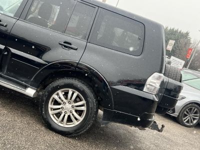 MITSUBISHI PAJERO 3.2 DI-D Instyle Navi (Automata) Xenon Bőr belső 7 személyes Tempomat Bluetooth Navi